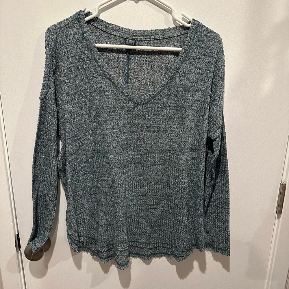 V-neck Long Sleeve Top